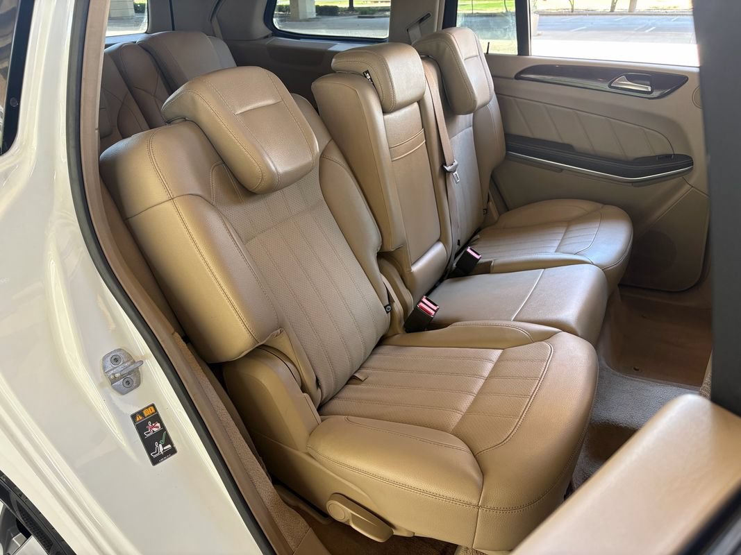Used 2014 Mercedes-Benz GL 450 4MATIC image 28