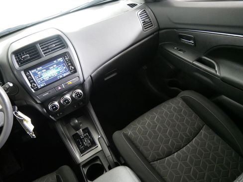 Used 2025 Mitsubishi Outlander Sport ES AWD/4WD image 11