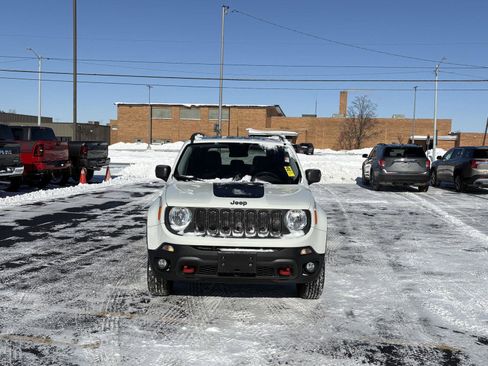 Used 2016 Jeep Renegade Trailhawk image 3