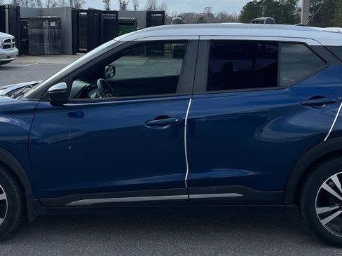 Used 2020 Nissan Kicks SR image 5
