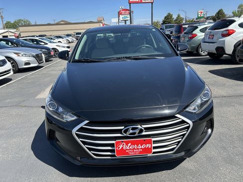 Used 2018 Hyundai Elantra SE FWD image 2