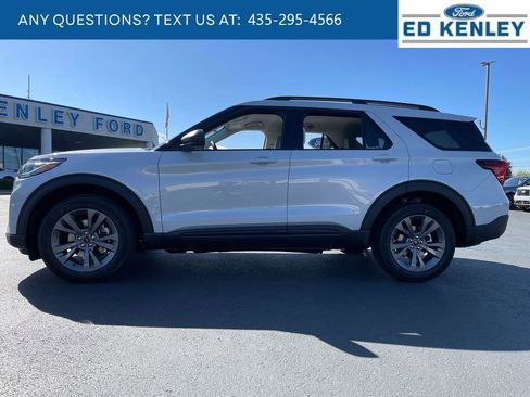 New 2026 Ford Explorer Active AWD/4WD image 2