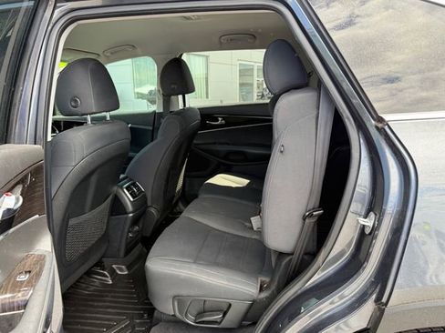 Used 2020 Kia Sorento LX FWD image 11