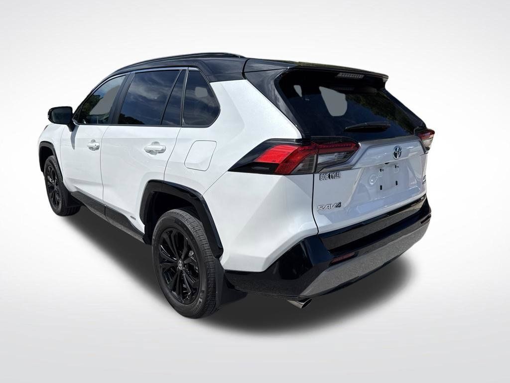Used 2024 Toyota RAV4 XSE AWD/4WD image 4