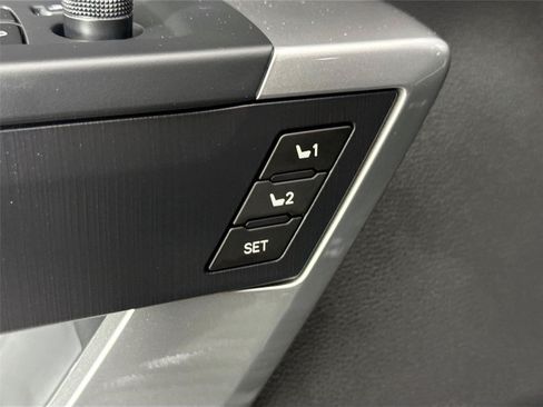 Certified 2025 Toyota Sequoia Platinum AWD/4WD image 30