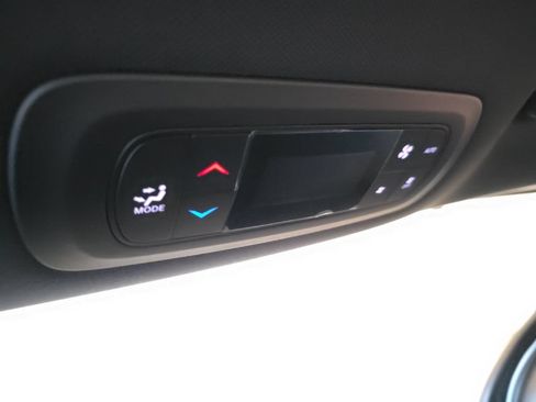 New 2026 Chrysler Pacifica Select AWD/4WD image 24