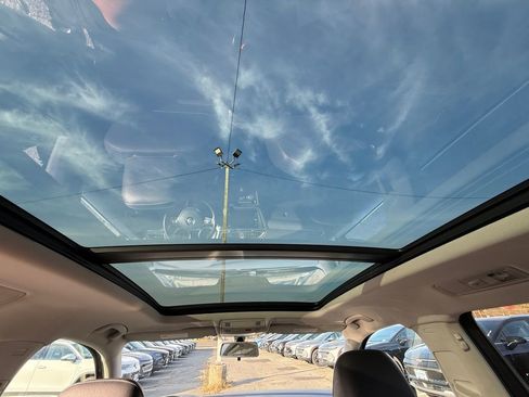 Used 2018 Volkswagen Tiguan SEL image 20