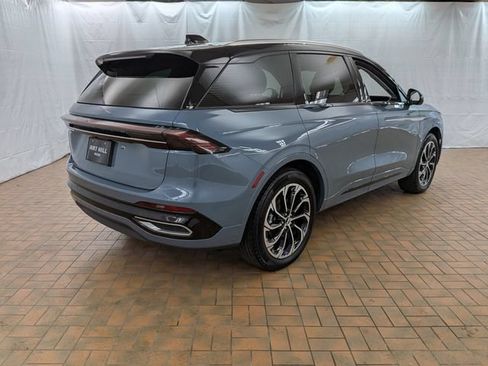 Used 2025 Lincoln Nautilus Reserve AWD/4WD image 8