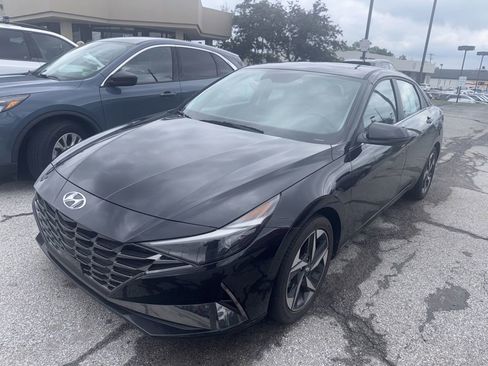 Used 2023 Hyundai Elantra Limited w/ Cargo Package FWD image 1