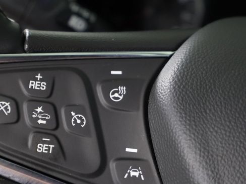 Used 2024 Chevrolet Equinox LT FWD image 43