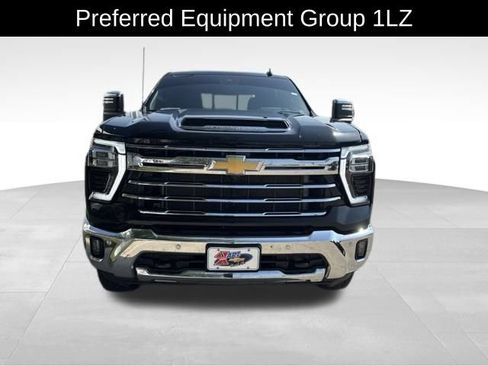 Used 2025 Chevrolet Silverado 2500 LTZ w/ LTZ Premium Package AWD/4WD image 2