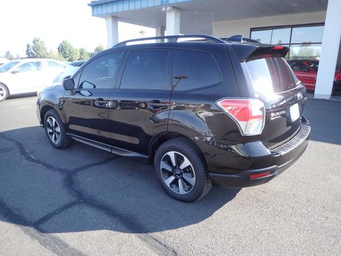 Used 2018 Subaru Forester 2.5i Premium AWD/4WD image 3
