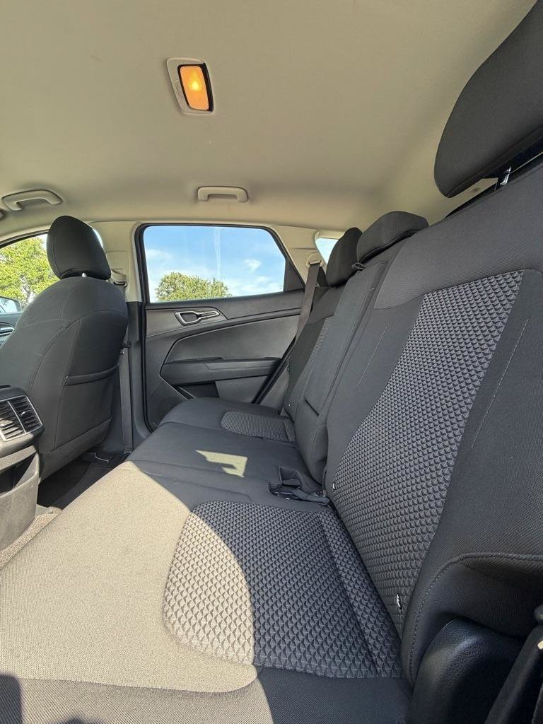Used 2023 Kia Sportage LX FWD image 12