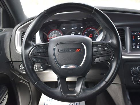 Used 2019 Dodge Charger SXT w/ Blacktop Package image 18