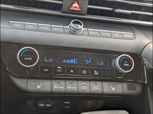 Used 2025 Hyundai Elantra SEL FWD image 17