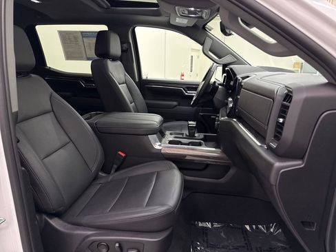 Used 2024 Chevrolet Silverado 1500 LTZ w/ LTZ Premium Package image 23