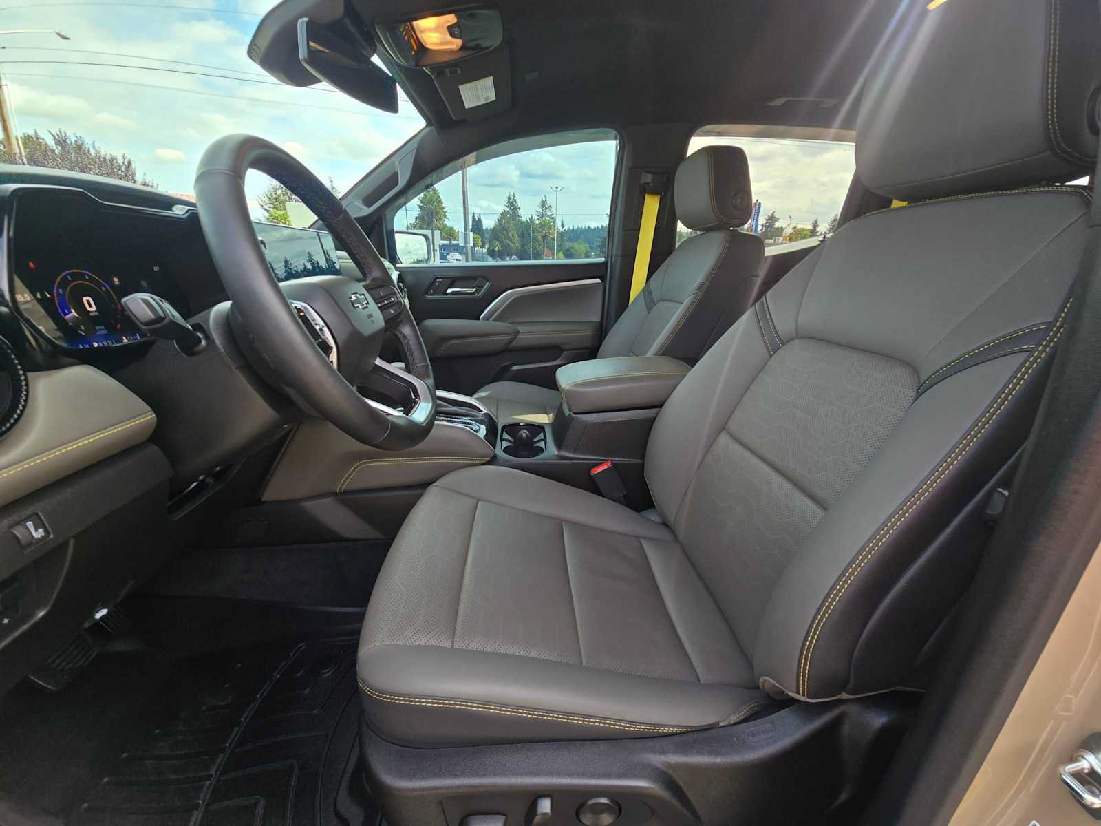 Used 2024 Chevrolet Colorado ZR2 w/ ZR2 Convenience Package III AWD/4WD image 21