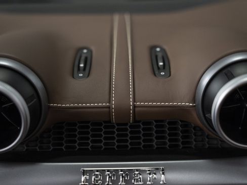 Used 2021 Ferrari Portofino RWD image 52