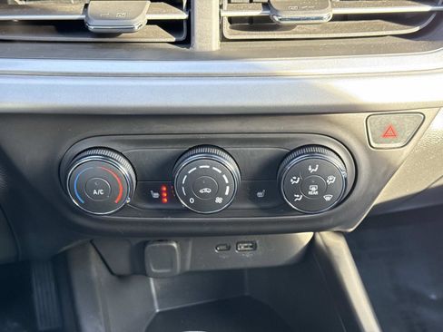 Used 2024 Chevrolet Trax RS w/ Driver Confidence Package image 5