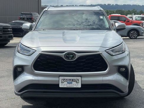 Used 2020 Toyota Highlander XLE FWD image 9