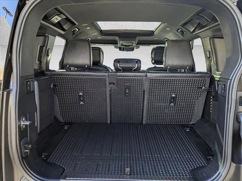 Used 2022 Land Rover Defender 110 XS Edition image 6