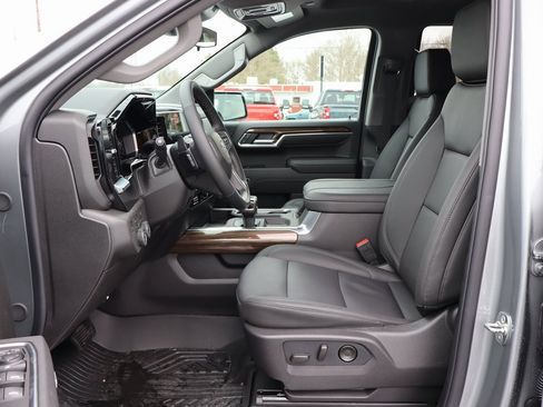 New 2026 Chevrolet Silverado 1500 LT Trail Boss w/ Convenience Package II image 4