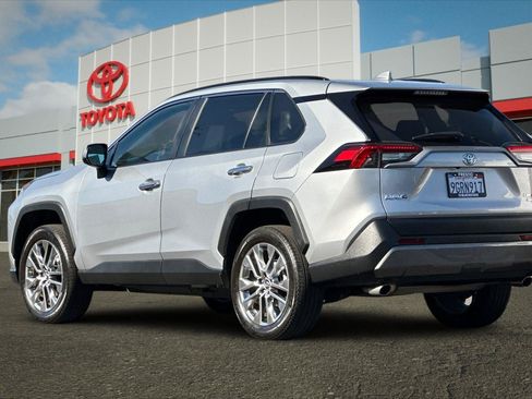 Certified 2019 Toyota RAV4 Limited AWD/4WD image 5