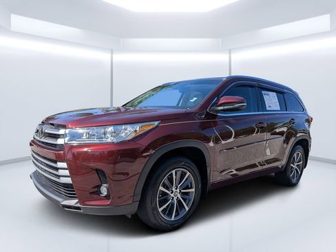 Used 2018 Toyota Highlander XLE FWD image 6