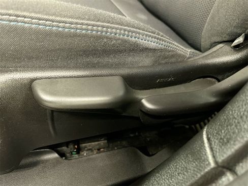 Used 2017 Chevrolet Cruze LT image 10