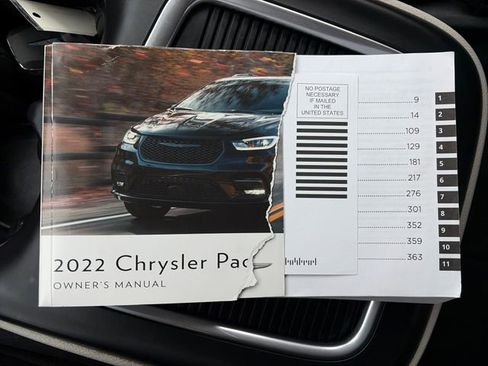 Used 2022 Chrysler Pacifica Touring-L image 53
