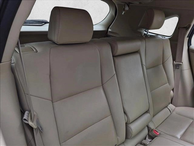 Used 2017 Acura RDX w/ AcuraWatch Plus Package FWD image 13