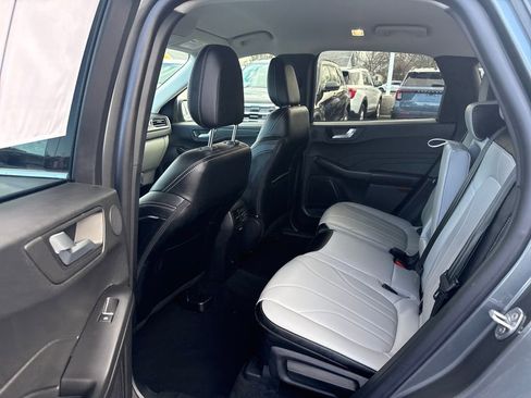Used 2025 Ford Escape Platinum w/ Premium Technology Package image 17