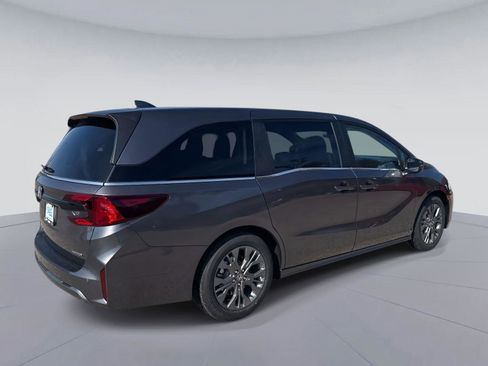 New 2026 Honda Odyssey Touring image 4