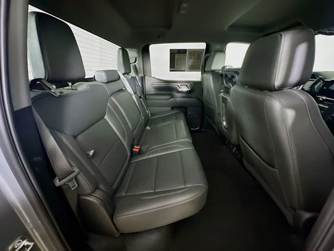 Used 2025 GMC Sierra 1500 SLT AWD/4WD image 11