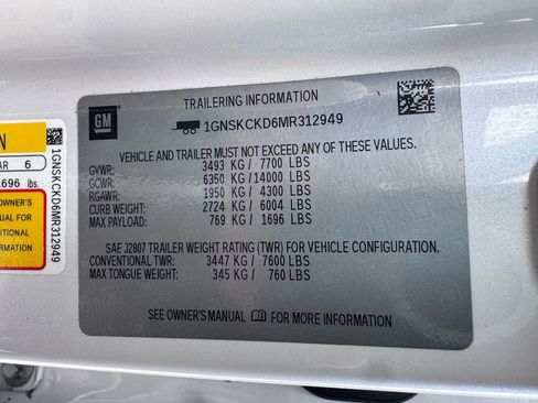 Used 2021 Chevrolet Suburban LT w/ Luxury Package image 55