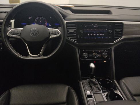 Used 2022 Volkswagen Atlas Cross Sport SE w/ Panoramic Sunroof Package FWD image 22