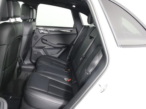 Certified 2025 Porsche Macan S image 33