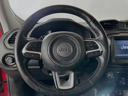 Used 2018 Jeep Renegade Latitude w/ Cold Weather Group image 12