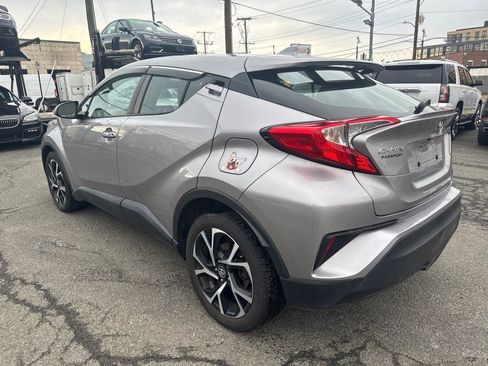 Used 2018 Toyota C-HR XLE image 4