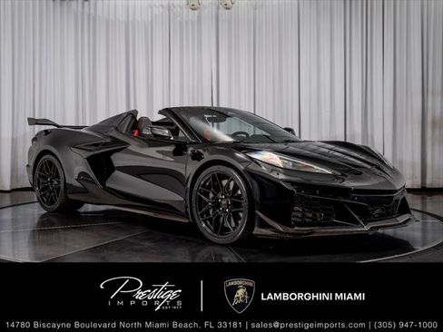 Used 2025 Chevrolet Corvette Z06 w/ Z07 Performance Package RWD image 1