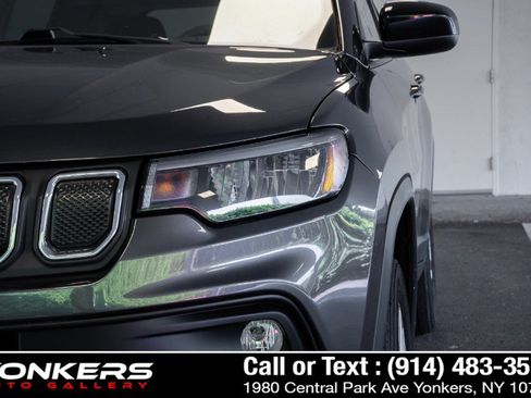 Used 2022 Jeep Compass Latitude AWD/4WD image 42