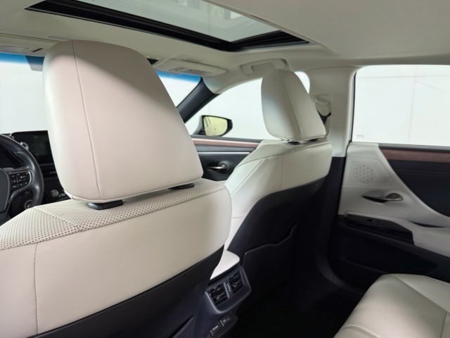 Used 2025 Lexus ES 350 w/ Premium Package FWD image 28