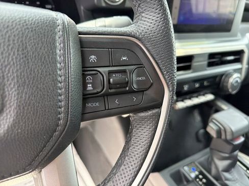 Used 2025 Toyota Tacoma TRD Off-Road AWD/4WD image 21