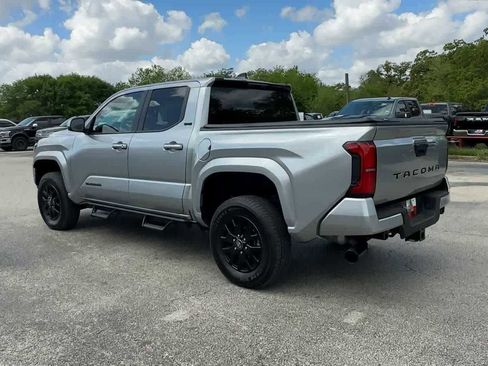Used 2025 Toyota Tacoma SR5 image 7