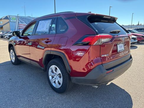Used 2019 Toyota RAV4 LE image 3