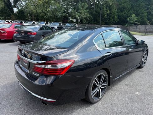 Used 2017 Honda Accord Sport Special Edition image 5