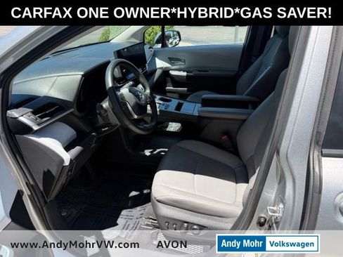 Used 2025 Toyota Sienna XLE FWD image 12