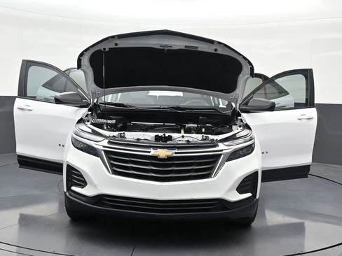 Used 2023 Chevrolet Equinox LS image 36
