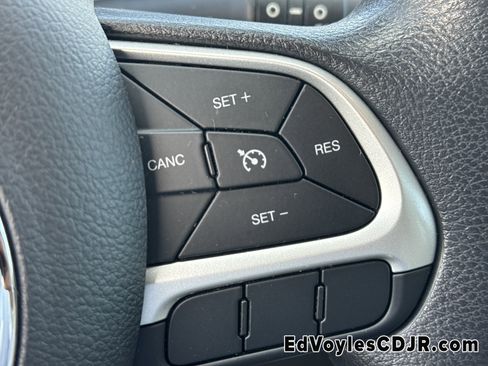 Used 2018 Jeep Compass Sport w/ Tech Group image 30