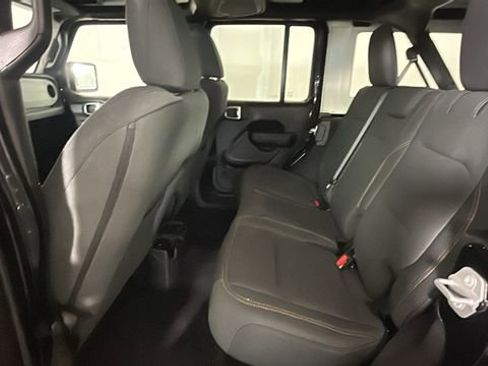 Used 2025 Jeep Wrangler Unlimited Sport AWD/4WD image 26